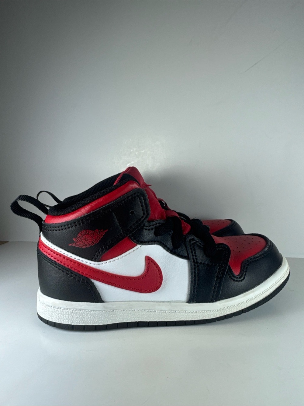 Nike Air Jordan 1 Mid Fire Red Black White Size 9C Toddler Sneakers